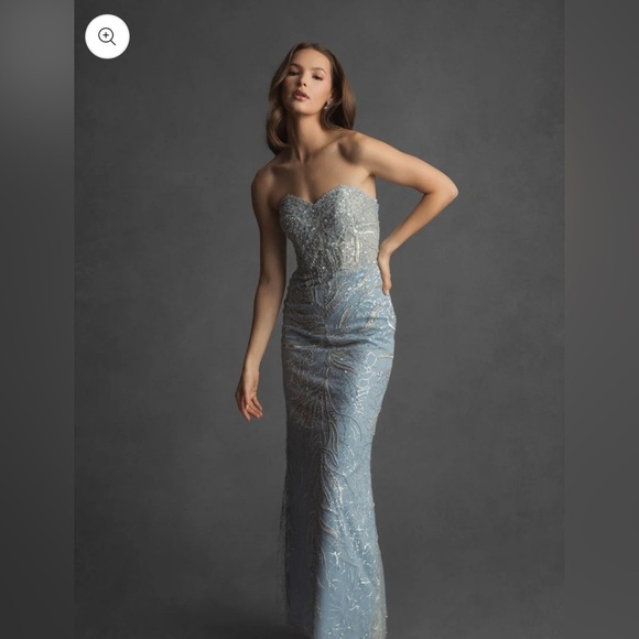 MAC DUGGAL
Blue Strapless Embellished Trumpet Gown size 6 new $698 - Picture 1 of 10